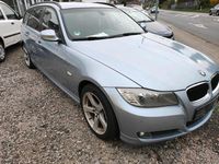 Gebraucht BMW 318 143 PS (105 kW) 2010 Blau Kombi
