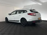 Gebraucht Renault Mégane Expression 111 PS (81 kW) 2013 Weiß Kombi