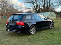 Gebraucht BMW 320 184 PS (135 kW) 2010 Schwarz Kombi