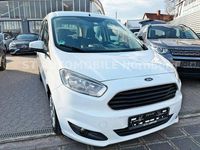 Gebraucht Ford Tourneo Courier Trend 75 PS (55 kW) 2016 Frostweiß Van / Kleinbus