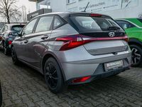 Gebraucht Hyundai i20 Select 101 PS (74 kW) 2021 Braun Kleinwagen