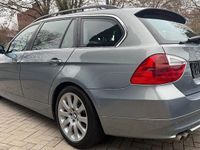 Gebraucht BMW 325 218 PS (160 kW) 2005 Grau metallic Limousine