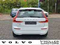 Gebraucht Volvo XC60 Momentum 197 PS (144 kW) 2022 Weiß SUV
