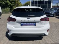 Gebraucht Ford Focus ST-Line 125 PS (91 kW) 2022 Weiß Limousine