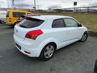 Gebraucht Kia ProCeed Spirit 125 PS (91 kW) 2011 Weiß Kleinwagen