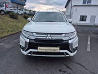 Gebraucht Mitsubishi Outlander P-HEV Basis 135 PS (99 kW) 2021 Weiß SUV