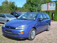 Gebraucht Ford Focus Ambiente 116 PS (85 kW) 1999 Blau Kombi