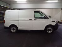 Gebraucht VW T6.1 150 PS (110 kW) 2021 Candyweiß Van