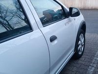 Gebraucht Dacia Sandero Stepway 88 PS (64 kW) 2013 Weiß Limousine