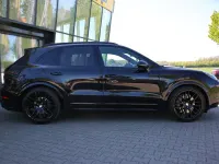 Gebraucht Porsche Cayenne S Chrono 441 PS (324 kW) 2018 Tiefschwarz SUV