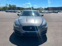 Gebraucht Jaguar XE Pure 163 PS (119 kW) 2016 Grau Limousine