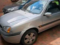 Gebraucht Ford Fiesta 60 PS (44 kW) 2001 Silber Kleinwagen