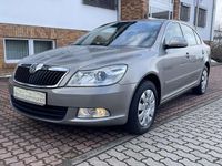 Gebraucht Skoda Octavia Ambiente 122 PS (89 kW) 2011 Beige Limousine
