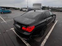 Gebraucht BMW 740 306 PS (225 kW) 2010 Schwarz Limousine