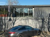 Gebraucht Mercedes E220 Night 194 PS (142 kW) 2019 Grau Coupé