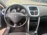 Gebraucht Peugeot 207 Forever 95 PS (69 kW) 2012 Schwarz Limousine