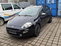 Gebraucht Fiat Punto Young 69 PS (50 kW) 2015 Schwarz Kleinwagen