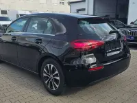 Gebraucht Mercedes A180 116 PS (85 kW) 2025 Nachtschwarz  unilack Kleinwagen