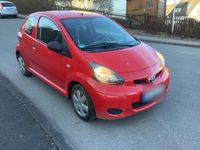 Gebraucht Toyota Aygo 68 PS (50 kW) 2009 Rot Kleinwagen