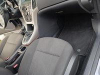 Gebraucht Opel Astra 120 PS (88 kW) 2012 Schwarz Kombi