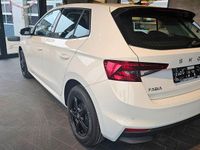 Neu Skoda Fabia Essence 95 PS (69 kW) 2025 Weiß Limousine