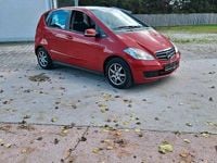Używany Mercedes A160 95 KM (69 kW) 2010 Czerwony Sedan/Limuzyna