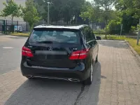 Gebraucht Mercedes B180 109 PS (80 kW) 2015 Schwarz Kleinwagen