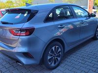 Używany Kia Ceed Silver 140 KM (102 kW) 2024 Srebrny Hatchback