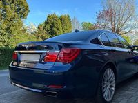 Gebraucht BMW 740 326 PS (239 kW) 2012 Blau Limousine