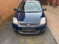Gebraucht Ford Fiesta 80 PS (58 kW) 2008 Blau Kleinwagen
