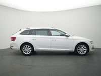 Gebraucht Skoda Superb 150 PS (110 kW) 2022 Weiss / moonweiß (metallic) Kombi