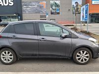 Gebraucht Toyota Yaris 69 PS (50 kW) 2013 Grau Kleinwagen