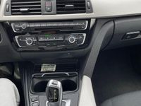 Gebraucht BMW 320 Advantage 163 PS (119 kW) 2017 Grau Kombi