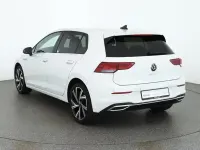 Gebraucht VW Golf VIII Life 131 PS (96 kW) 2024 Weiss Limousine