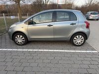 Gebraucht Toyota Yaris 69 PS (50 kW) 2009 Grau Kleinwagen