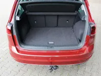 Gebraucht VW Golf 150 PS (110 kW) 2020 Cranberry red metallic Van / Kleinbus