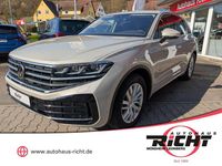 Gebraucht VW Touareg Elegance 231 PS (169 kW) 2024 Sechura beige metallic SUV