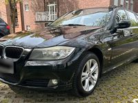 Gebraucht BMW 318 143 PS (105 kW) 2010 Schwarz Kombi
