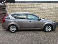 Second-hand Kia Ceed 125 CP (91 kW) 2012 Bej Hatchback