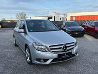 Gebraucht Mercedes B200 156 PS (114 kW) 2014 Silber Van / Kleinbus