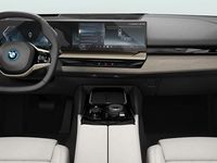 Gebraucht BMW 550e Comfort Edition 489 PS (359 kW) 2024 Blau Limousine