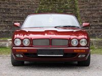 Używany Jaguar XJR 320 KM (235 kW) 1997 Czerwony Sedan/Limuzyna