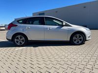 Używany Ford Focus SYNC Edition 116 KM (85 kW) 2014 Srebrny Sedan/Limuzyna