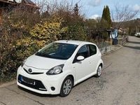 Gebraucht Toyota Aygo Cool 68 PS (50 kW) 2014 Weiß Kleinwagen