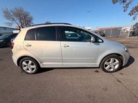 Gebraucht VW Golf VI Team 105 PS (77 kW) 2010 Gold Kleinwagen