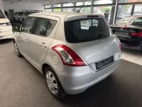 Gebraucht Suzuki Swift Club 94 PS (69 kW) 2012 Silber Kleinwagen