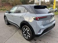 Neu Opel Mokka 131 PS (96 kW) 2026 Grafik grau dach schwarz SUV