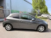 Gebraucht Peugeot 208 Style 82 PS (60 kW) 2014 Grau Kleinwagen