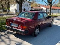 Gebraucht Mercedes 190 75 PS (55 kW) 1991 Rot Limousine