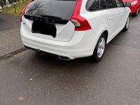 Gebraucht Volvo V60 Kinetic 181 PS (133 kW) 2014 Weiß Kombi